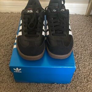 Samba Adidas black & white, gum sole